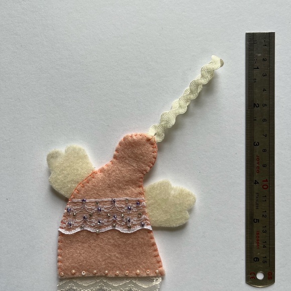 Christmas tree pendant, handmade and made of felt, beaded and embroidered. - Picture 6 of 7